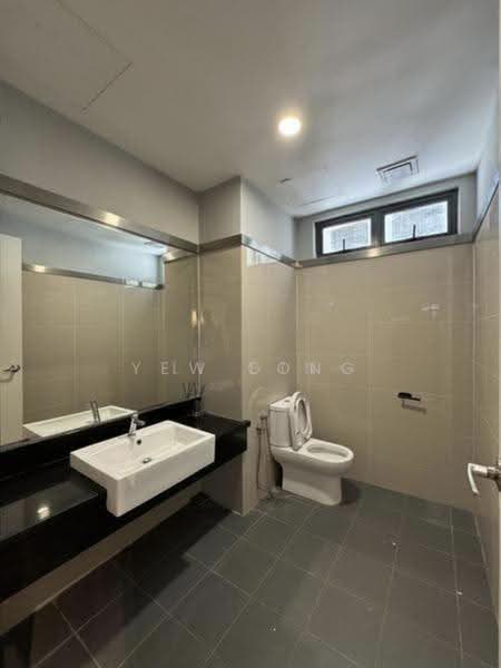 Shop / Office untuk Disewa di Seksyen U1 (Glenmarie) - Yew Long Woi - PropertyGuru.com.my