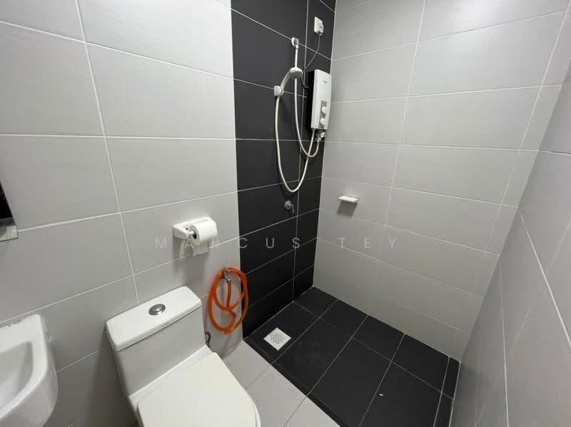 Pangsapuri untuk Disewa di Nusa Heights (Nusa Puncak) - Marcus Tey - Bathroom - PropertyGuru.com.my