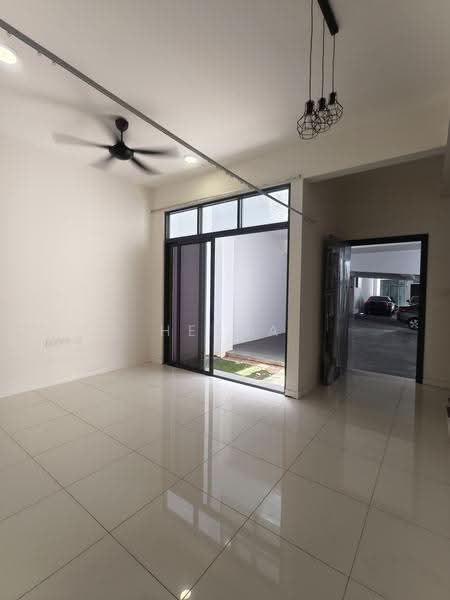 3-storey Terraced House for Rent in Taman Melawati (Ulu Kelang) - Hetha Chan - Living Room - PropertyGuru.com.my