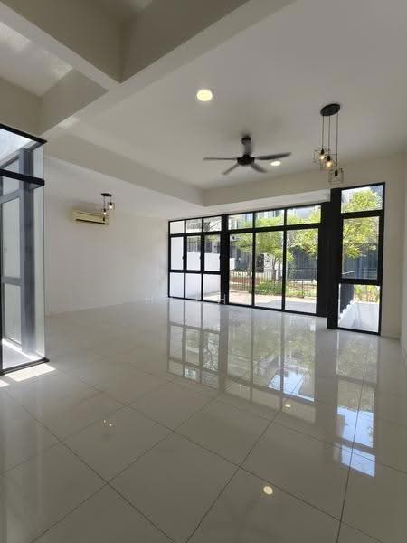 3-storey Terraced House for Rent in Taman Melawati (Ulu Kelang) - Hetha Chan - Living Room - PropertyGuru.com.my