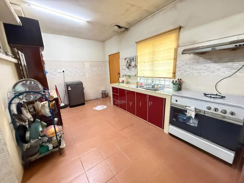 2-storey Terraced House for Sale in Bukit Sentosa (Rawang) - Tom Yip - Kitchen - PropertyGuru.com.my