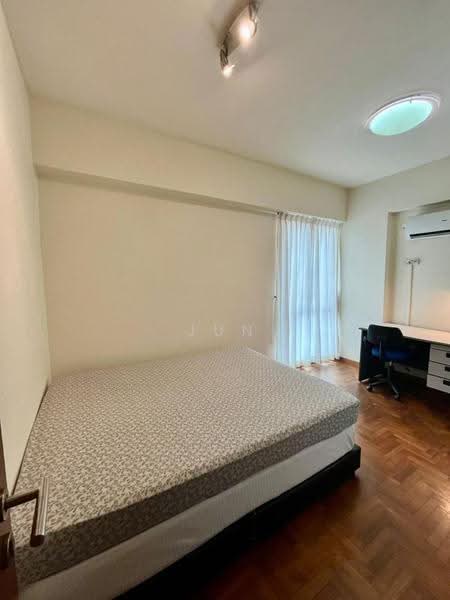 Pangsapuri untuk Disewa di Molek Pine 1 - Jun Wang - Bedroom - PropertyGuru.com.my