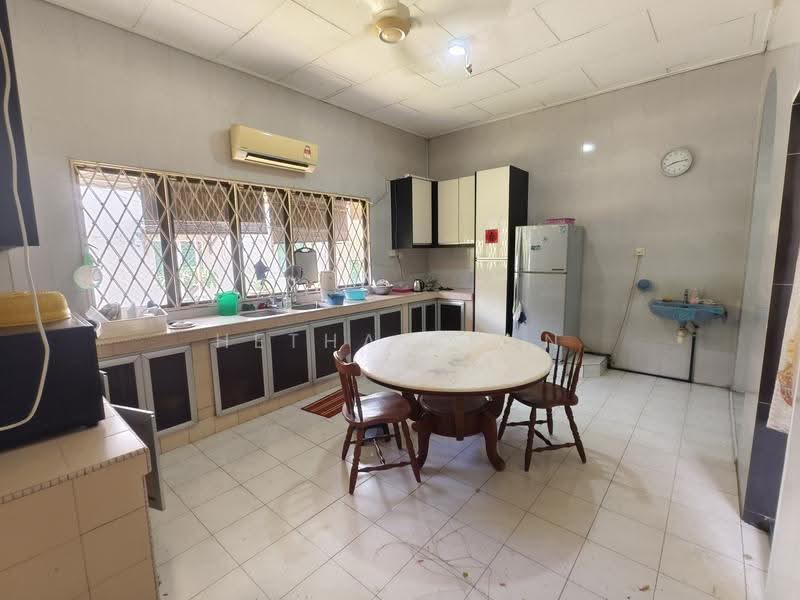 Bungalow House for Sale in Taman Taynton View (Cheras) - Hetha Chan - Kitchen - PropertyGuru.com.my