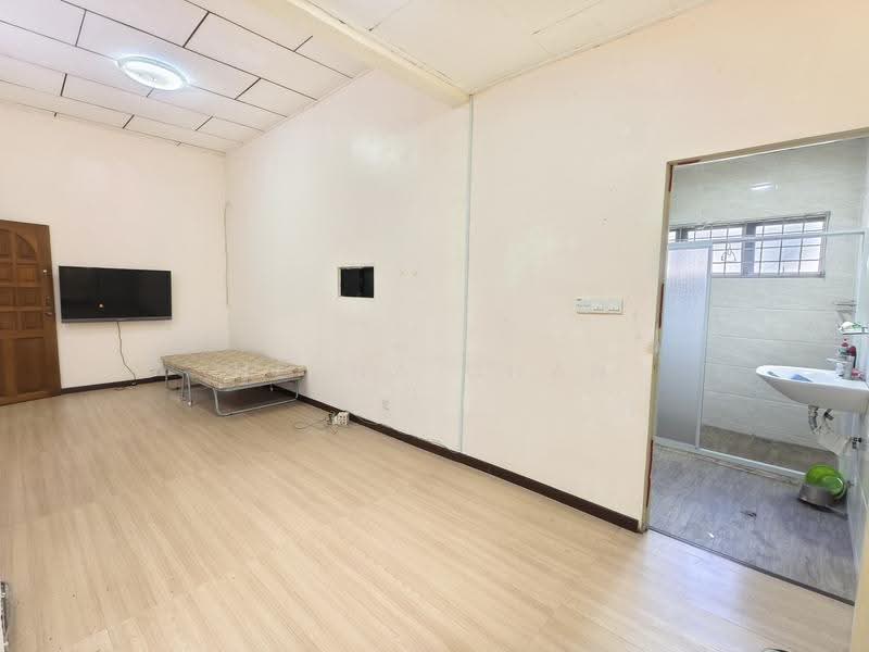 Bungalow House for Sale in Taman Taynton View (Cheras) - Hetha Chan - Living Room - PropertyGuru.com.my