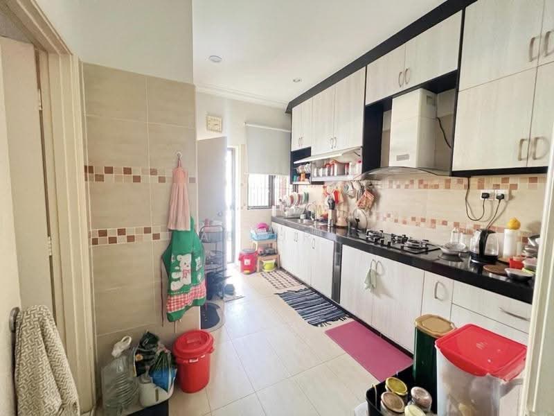 Semi-Detached House for Sale in Seksyen 24 (Shah Alam) - Adzura Zamedin - Kitchen - PropertyGuru.com.my