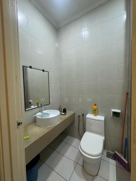 Rumah Bandar untuk Dijual di Bandar Tun Hussein Onn (Cheras) - WK Siew - Bathroom - PropertyGuru.com.my