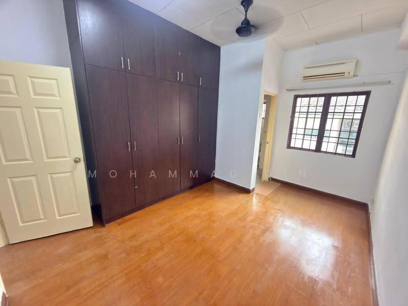 Rumah Teres 2-Tingkat untuk Dijual di Shah Alam (Selangor) - Mohammad Din Majid - PropertyGuru.com.my