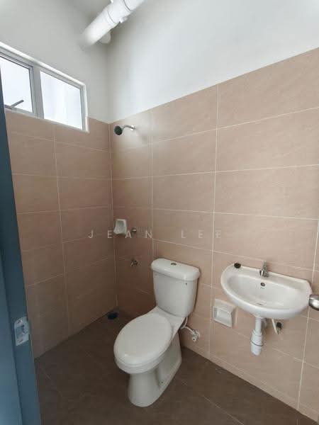 Rumah Teres untuk Dijual di Bandar Dato Onn (Tebrau) - Jean Lee - Bathroom - PropertyGuru.com.my