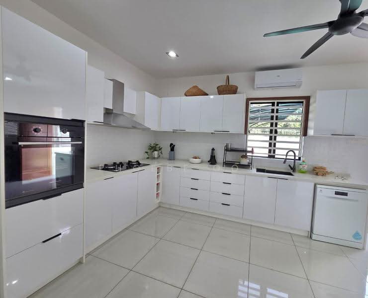 Semi-Detached House for Sale in Tanjung Bungah (Penang) - Phoebe Oon - Kitchen - PropertyGuru.com.my