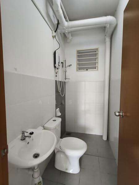 Pangsapuri untuk Dijual di Azaria - Allister Seow - Bathroom - PropertyGuru.com.my