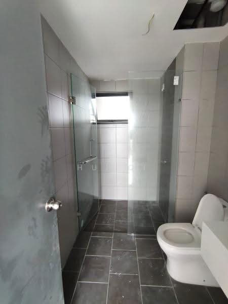Kediaman Servis untuk Disewa di E'Island Lake Haven - Hui Qi - Bathroom - PropertyGuru.com.my