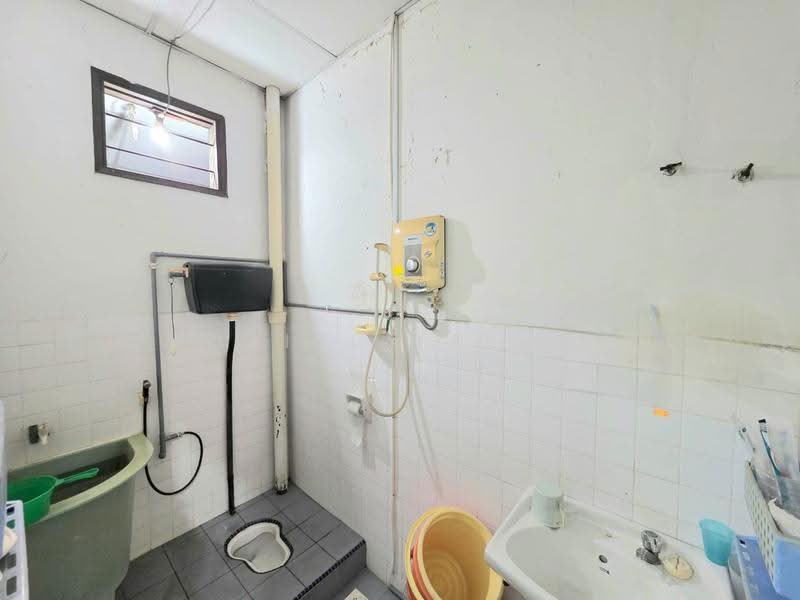 Rumah Teres 1-Tingkat untuk Dijual di Kelana Jaya (Petaling Jaya) - Hairi Halim - Bathroom - PropertyGuru.com.my