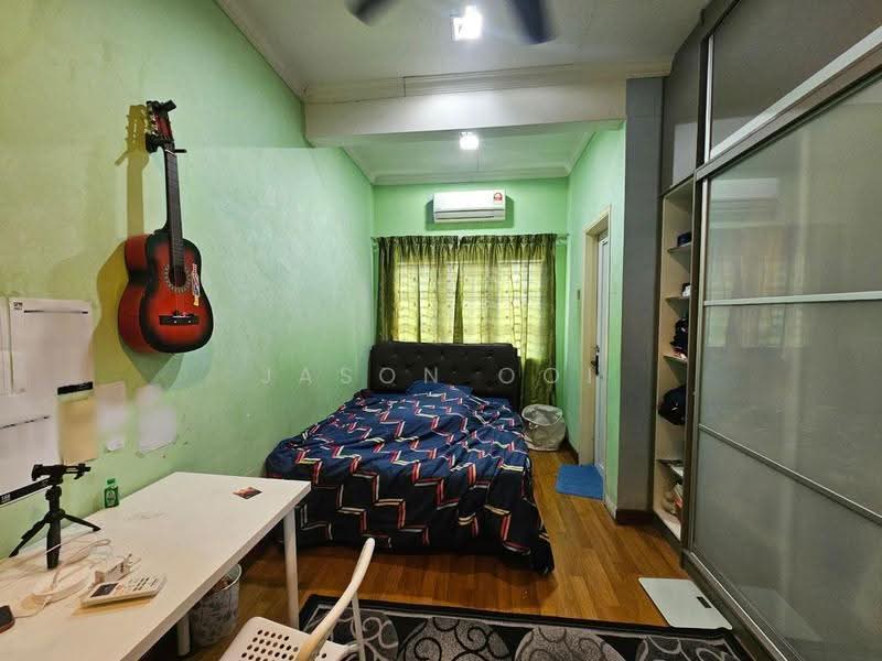 2-storey Terraced House for Sale in Putra Avenue (Subang Jaya) - Jason Ooi - Bedroom - PropertyGuru.com.my