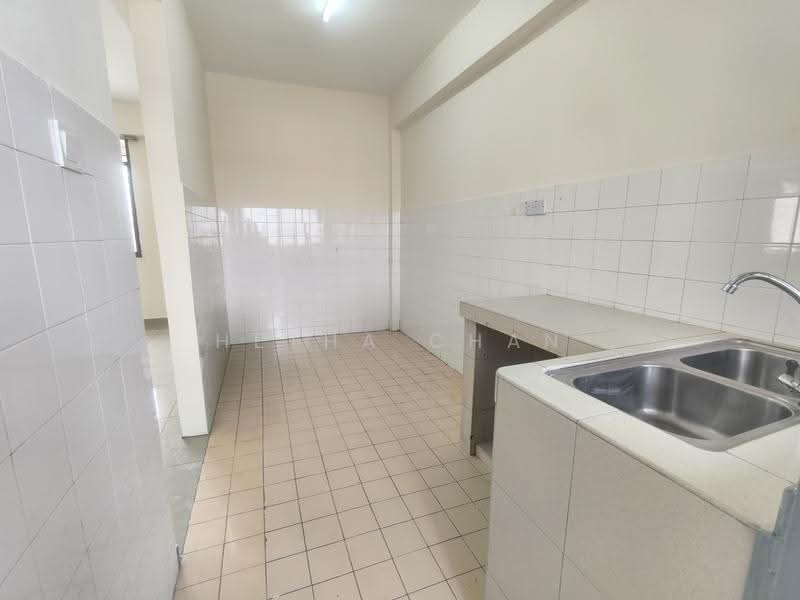 Pangsapuri untuk Dijual di Cempaka Apartment - Hetha Chan - Kitchen - PropertyGuru.com.my
