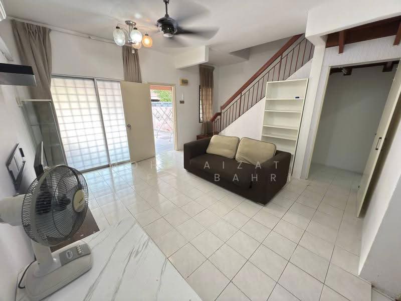 2-storey Terraced House for Sale in Jenjarom (Selangor) - Mohd Aizat Saiful Bahri - Living Room - PropertyGuru.com.my