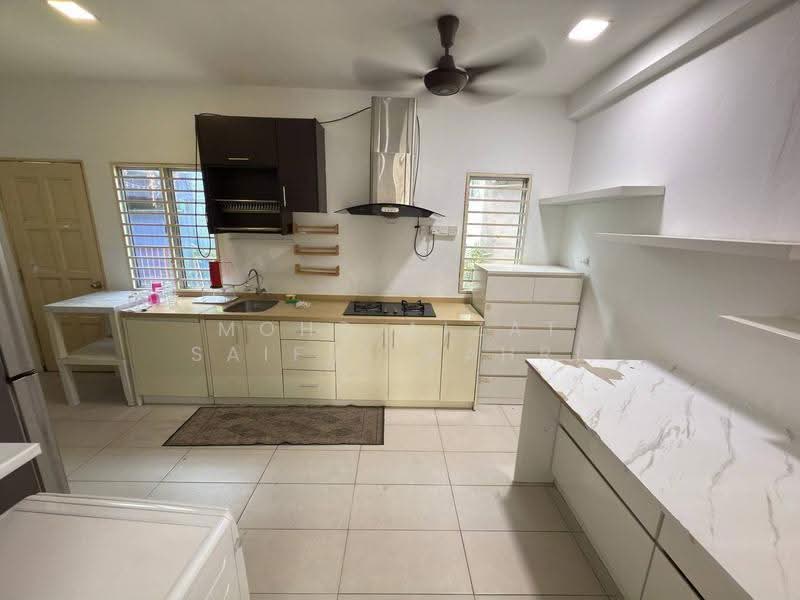 2-storey Terraced House for Sale in Jenjarom (Selangor) - Mohd Aizat Saiful Bahri - Kitchen - PropertyGuru.com.my