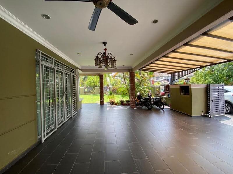 Semi-Detached House for Sale in Bandar Seri Putra (Bangi) - Muizz Razak - Exterior - PropertyGuru.com.my