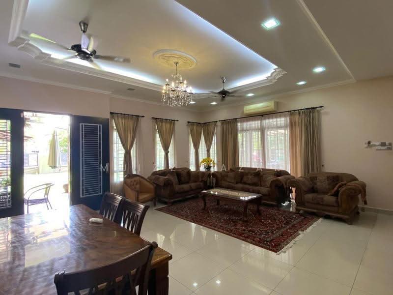 Semi-Detached House for Sale in Bandar Seri Putra (Bangi) - Muizz Razak - Living Room - PropertyGuru.com.my