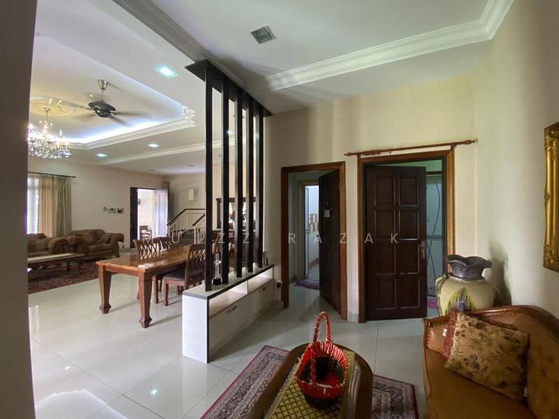 Semi-Detached House for Sale in Bandar Seri Putra (Bangi) - Muizz Razak - Living Room - PropertyGuru.com.my