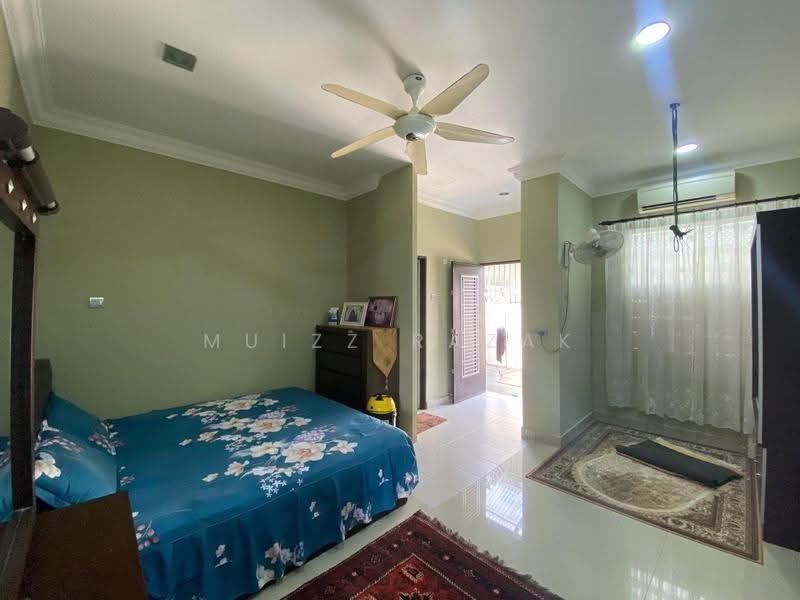 Semi-Detached House for Sale in Bandar Seri Putra (Bangi) - Muizz Razak - Bedroom - PropertyGuru.com.my