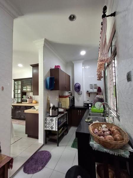 Semi-Detached House for Sale in Bandar Seri Putra (Bangi) - Muizz Razak - Kitchen - PropertyGuru.com.my