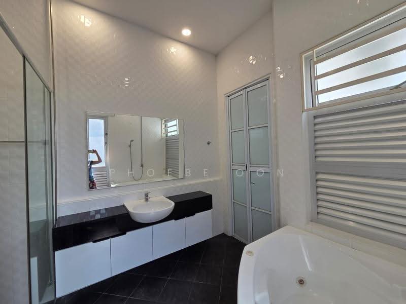 Semi-Detached House for Rent in Tanjung Bungah (Penang) - Phoebe Oon - Bathroom - PropertyGuru.com.my