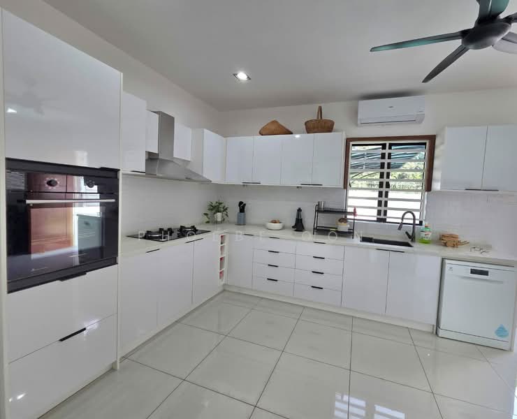 Semi-Detached House for Rent in Tanjung Bungah (Penang) - Phoebe Oon - Kitchen - PropertyGuru.com.my