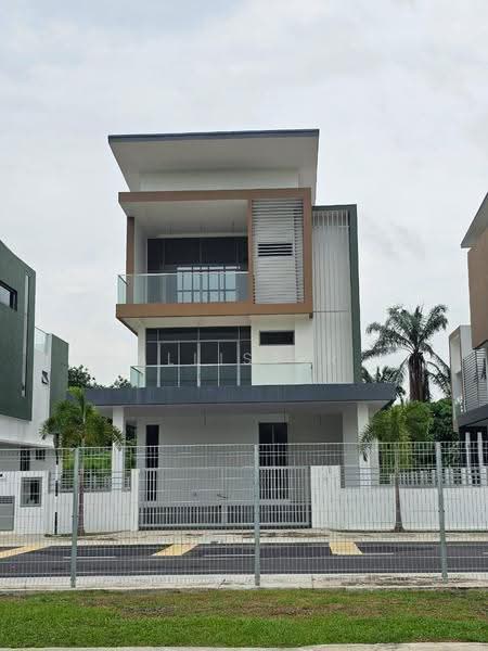 Bungalow House for Sale in Klang (Selangor) - Allister Seow - Exterior - PropertyGuru.com.my