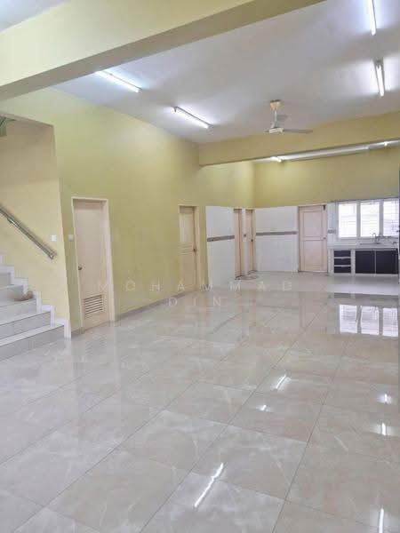 Rumah Teres 2-Tingkat untuk Dijual di D'Kayangan (Shah Alam) - Mohammad Din Majid - Kitchen - PropertyGuru.com.my