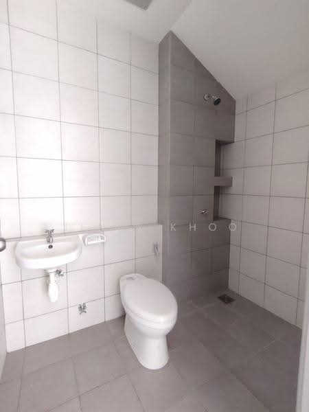 Terraced House for Rent in Rawang (Selangor) - Jenny Khoo - Bathroom - PropertyGuru.com.my