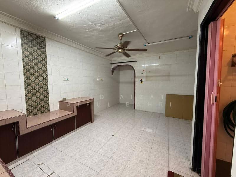 2-storey Terraced House for Sale in Taman Kajang Baru (Kajang) - Mohd Aizat Saiful Bahri - Kitchen - PropertyGuru.com.my
