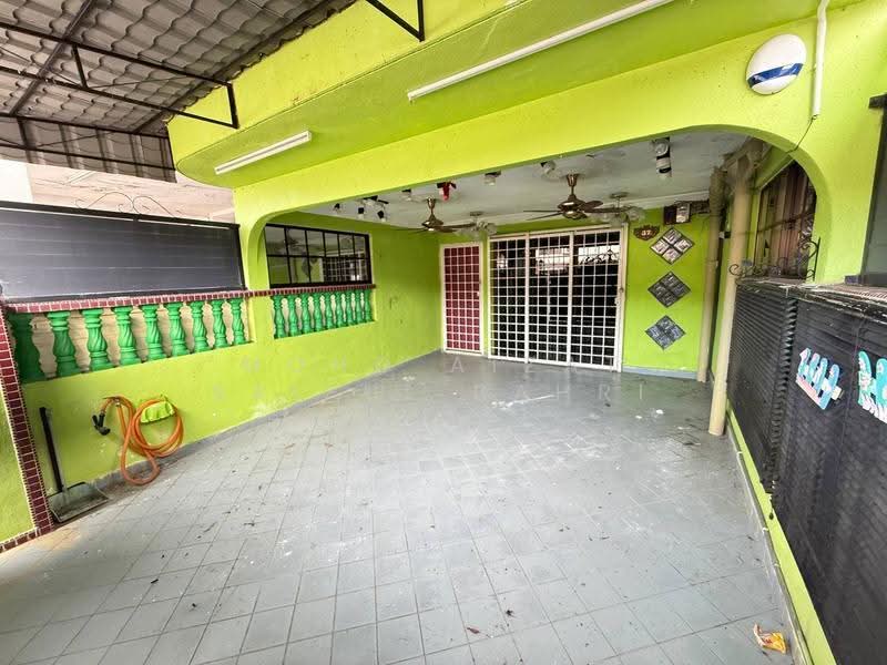 2-storey Terraced House for Sale in Taman Kajang Baru (Kajang) - Mohd Aizat Saiful Bahri - Exterior - PropertyGuru.com.my
