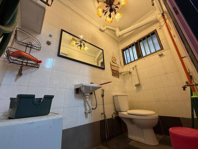 2-storey Terraced House for Sale in Taman Kajang Baru (Kajang) - Mohd Aizat Saiful Bahri - Bathroom - PropertyGuru.com.my