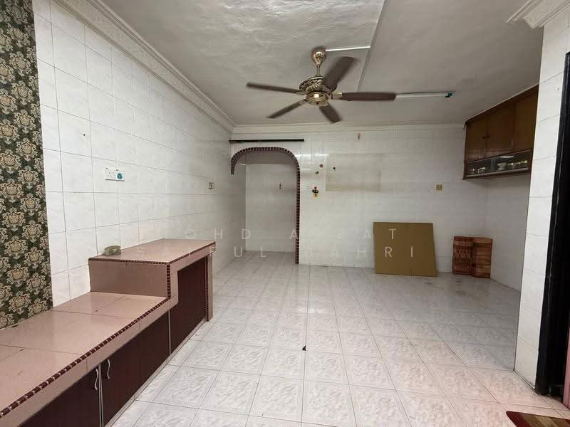 2-storey Terraced House for Sale in Taman Kajang Baru (Kajang) - Mohd Aizat Saiful Bahri - Kitchen - PropertyGuru.com.my