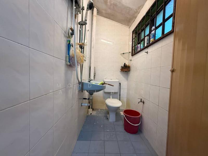 2-storey Terraced House for Sale in Taman Kajang Baru (Kajang) - Mohd Aizat Saiful Bahri - Bathroom - PropertyGuru.com.my