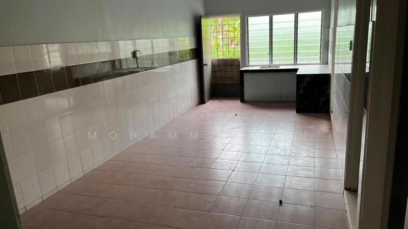 1-storey Terraced House for Sale in Seksyen 30 (Shah Alam) - Mohammad Din Majid - Kitchen - PropertyGuru.com.my