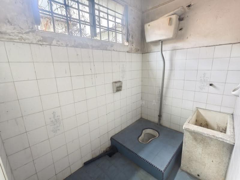 Rumah Teres 2-Tingkat untuk Dijual di Taman Sungai Besi Indah (Seri Kembangan) - Hetha Chan - Bathroom - PropertyGuru.com.my