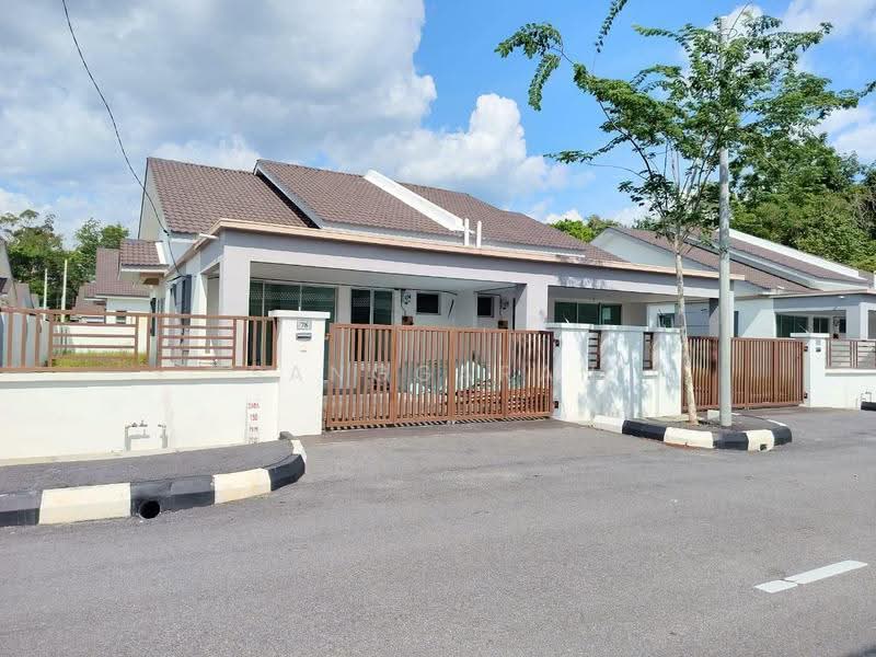 Semi-Detached House for Sale in Rumah Berkembar Setingkat di Baling (Baling) - Sanggaran Muniandy - Exterior - PropertyGuru.com.my