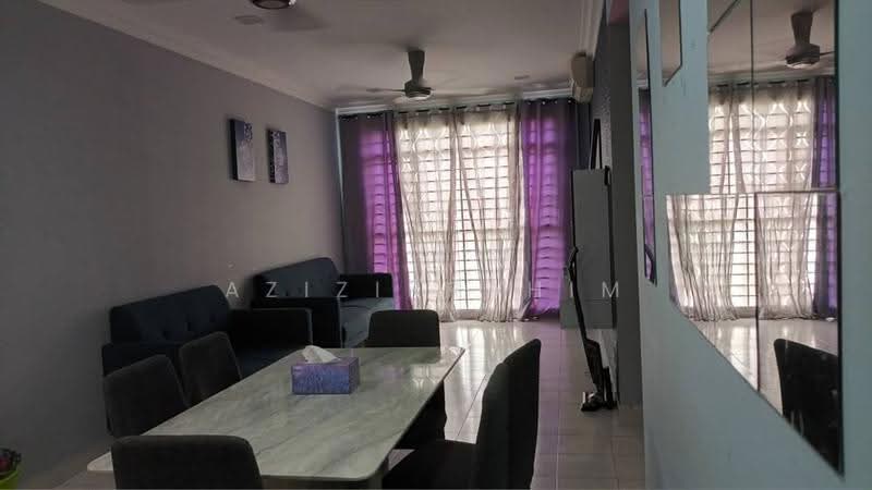 Kondominium untuk Disewa di Saujana Aster - Azizirrahim . - Living Room - PropertyGuru.com.my