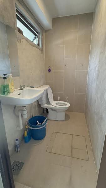 Rumah Berkembar untuk Dijual di Taman Danau Desa (Taman Desa) - JACKY CHONG - Bathroom - PropertyGuru.com.my