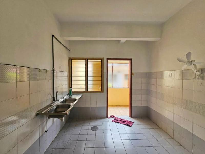 Rumah Teres 2-Tingkat untuk Disewa di Usj 11 (Subang Jaya) - Kevin Look - Kitchen - PropertyGuru.com.my