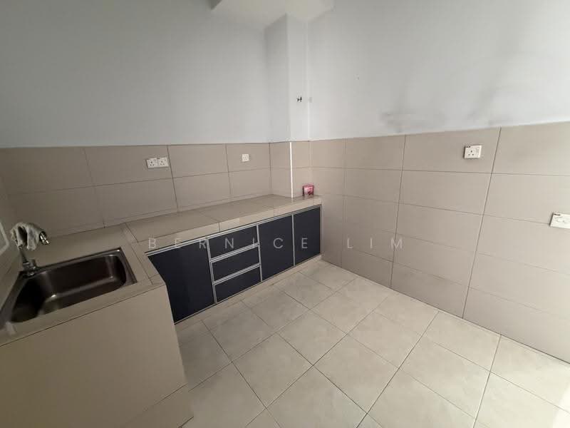 Rumah Teres 2-Tingkat untuk Dijual di Setia Tropika (Johor Bahru) - Bernice Lim - Kitchen - PropertyGuru.com.my