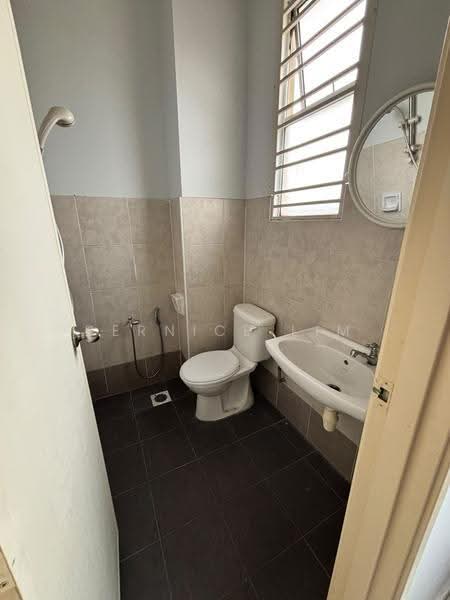 Rumah Teres 2-Tingkat untuk Dijual di Setia Tropika (Johor Bahru) - Bernice Lim - Bathroom - PropertyGuru.com.my
