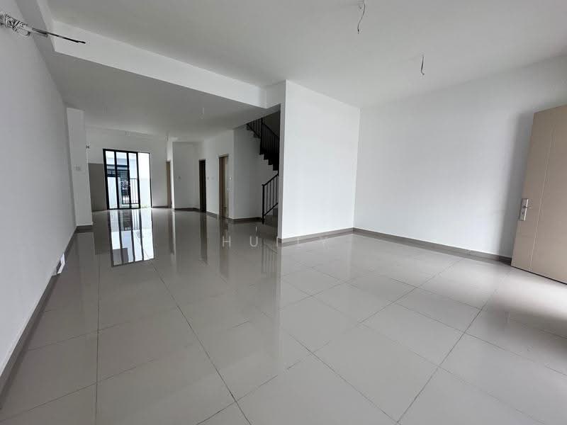 2-storey Terraced House for Sale in Bandar Dato Onn (Tebrau) - Huily Woon - Living Room - PropertyGuru.com.my
