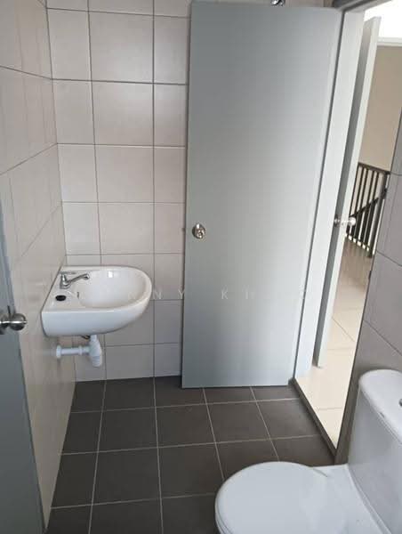 Terraced House for Sale in Rawang (Selangor) - Jenny Khoo - Bathroom - PropertyGuru.com.my