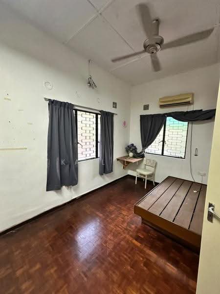 Rumah Berkembar untuk Dijual di Kampung Mahmoodiah (Johor Bahru) - Karl Lim - Bedroom - PropertyGuru.com.my