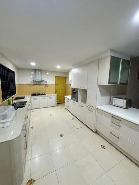 Rumah Berkembar untuk Dijual di Kampung Mahmoodiah (Johor Bahru) - Karl Lim - Kitchen - PropertyGuru.com.my