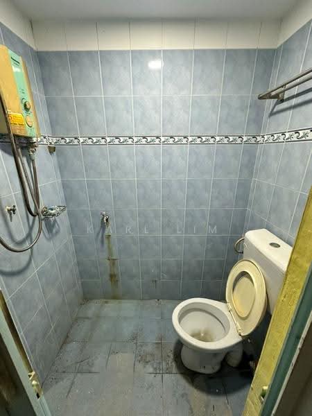 Rumah Berkembar untuk Dijual di Kampung Mahmoodiah (Johor Bahru) - Karl Lim - Bathroom - PropertyGuru.com.my