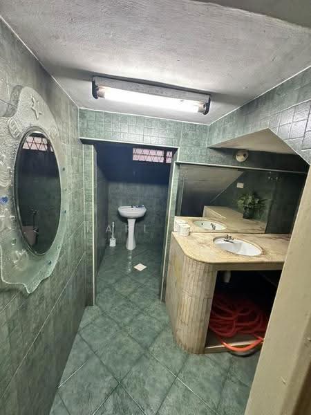 Rumah Berkembar untuk Dijual di Kampung Mahmoodiah (Johor Bahru) - Karl Lim - Bathroom - PropertyGuru.com.my