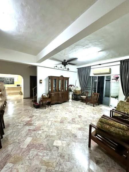 Rumah Berkembar untuk Dijual di Kampung Mahmoodiah (Johor Bahru) - Karl Lim - Living Room - PropertyGuru.com.my
